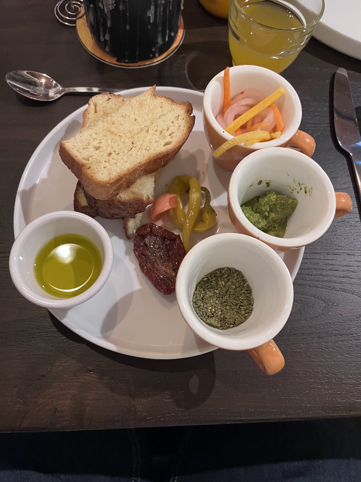 Tisch: food & drinks