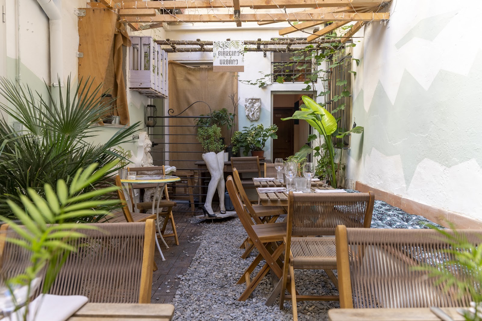 Cru - Cucina Rustica Urbana: the place
