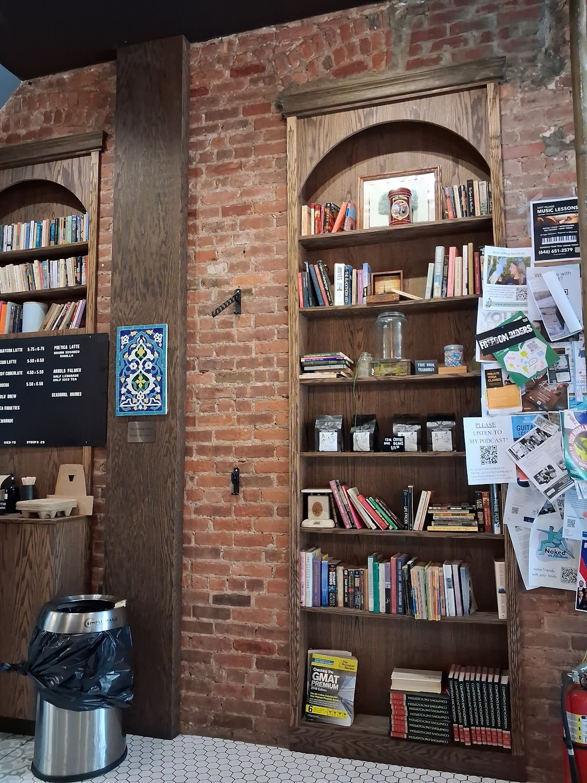 Poetica Coffee: the place