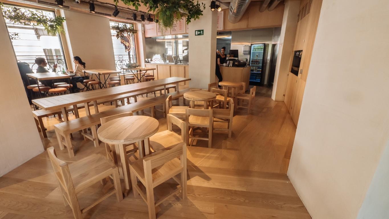 Tierra Burrito Bar: the place