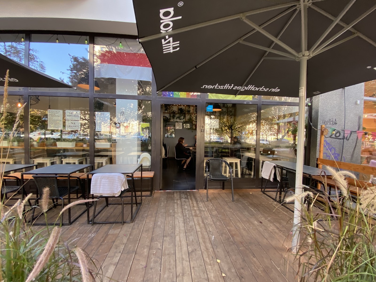 Lokal Vegan Bistro: the place