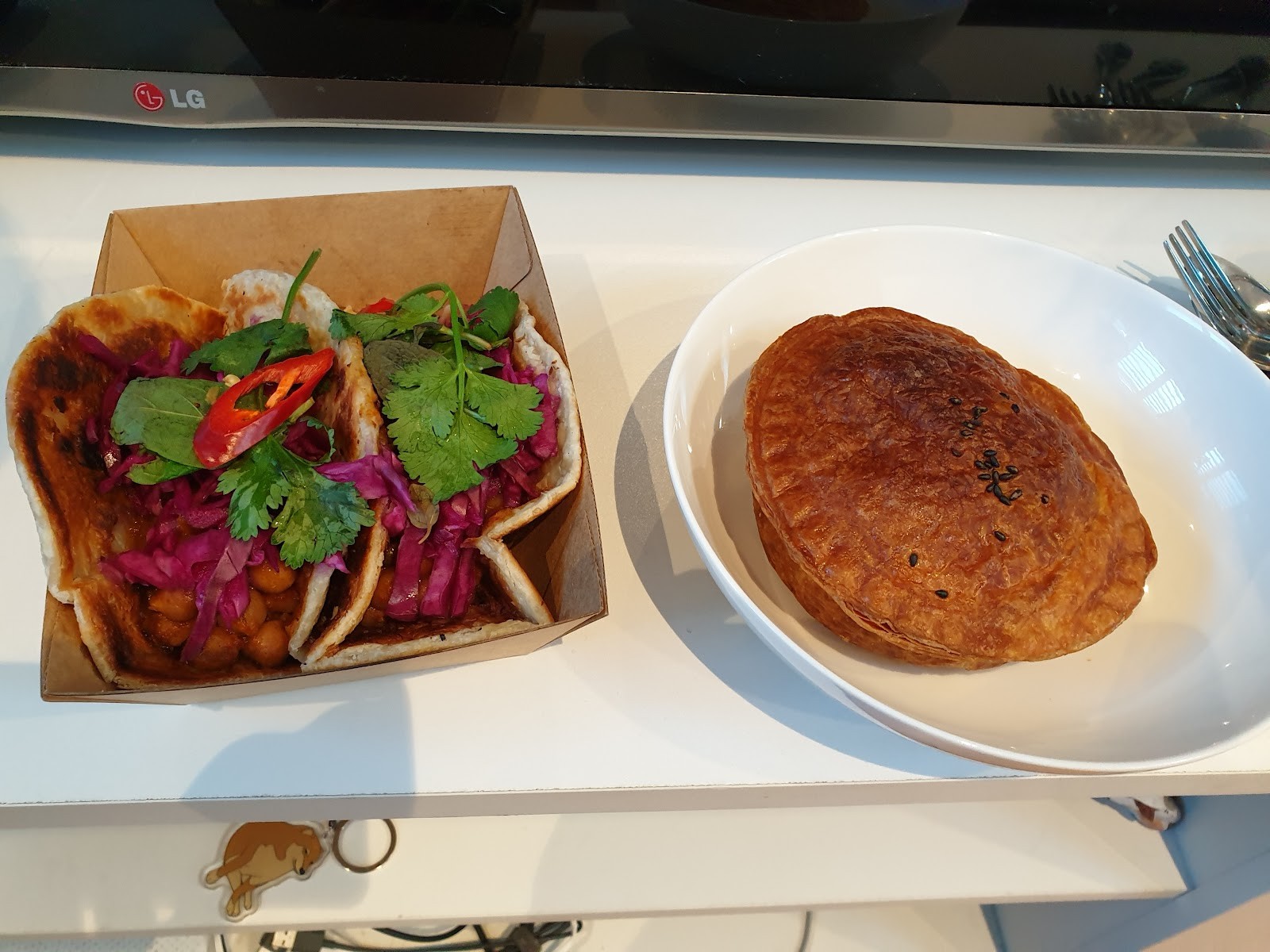 2 Sisters Kitchen: food & drinks