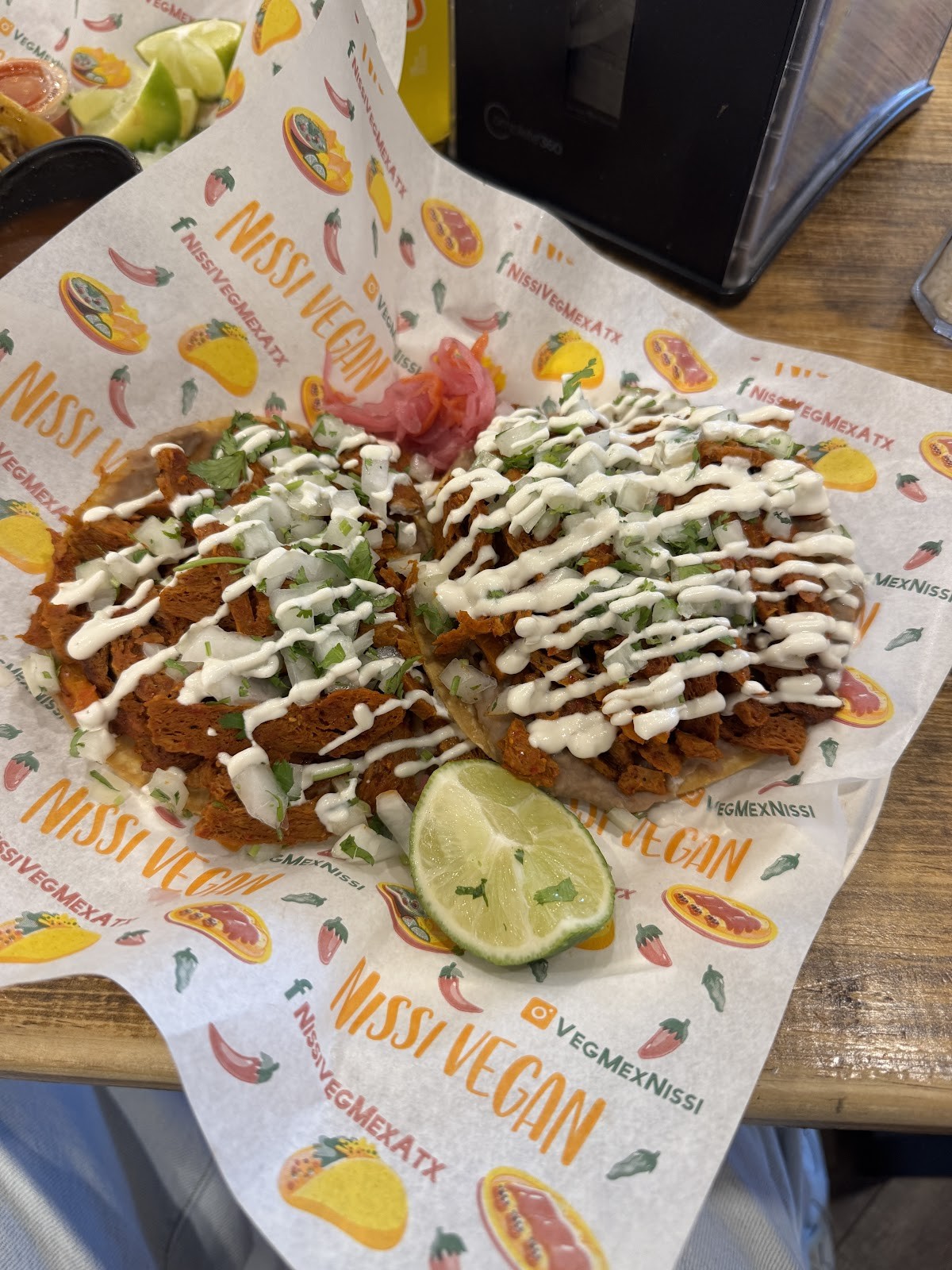 Nissi Vegan Méxican Cuisine: food & drinks