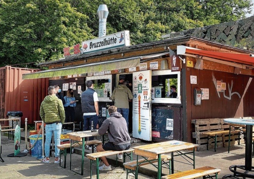 Bruzzelhütte: the place