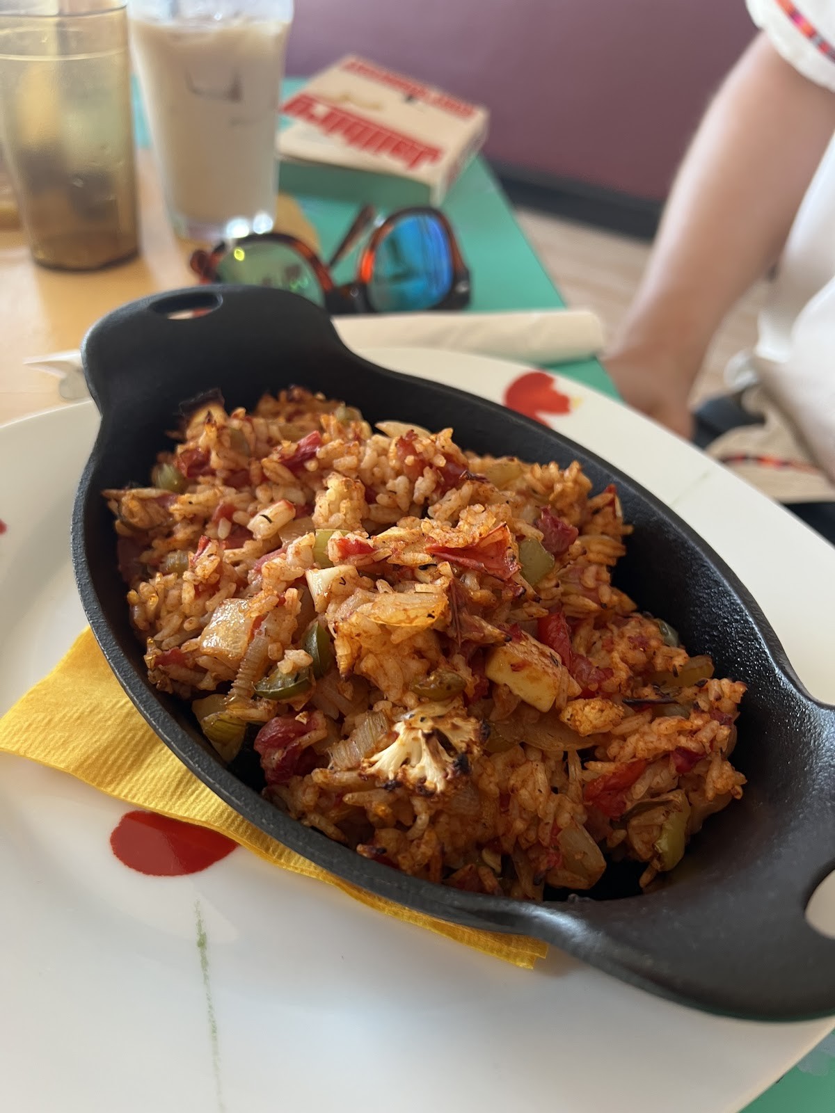 Makin' Groceries Cafe: food & drinks