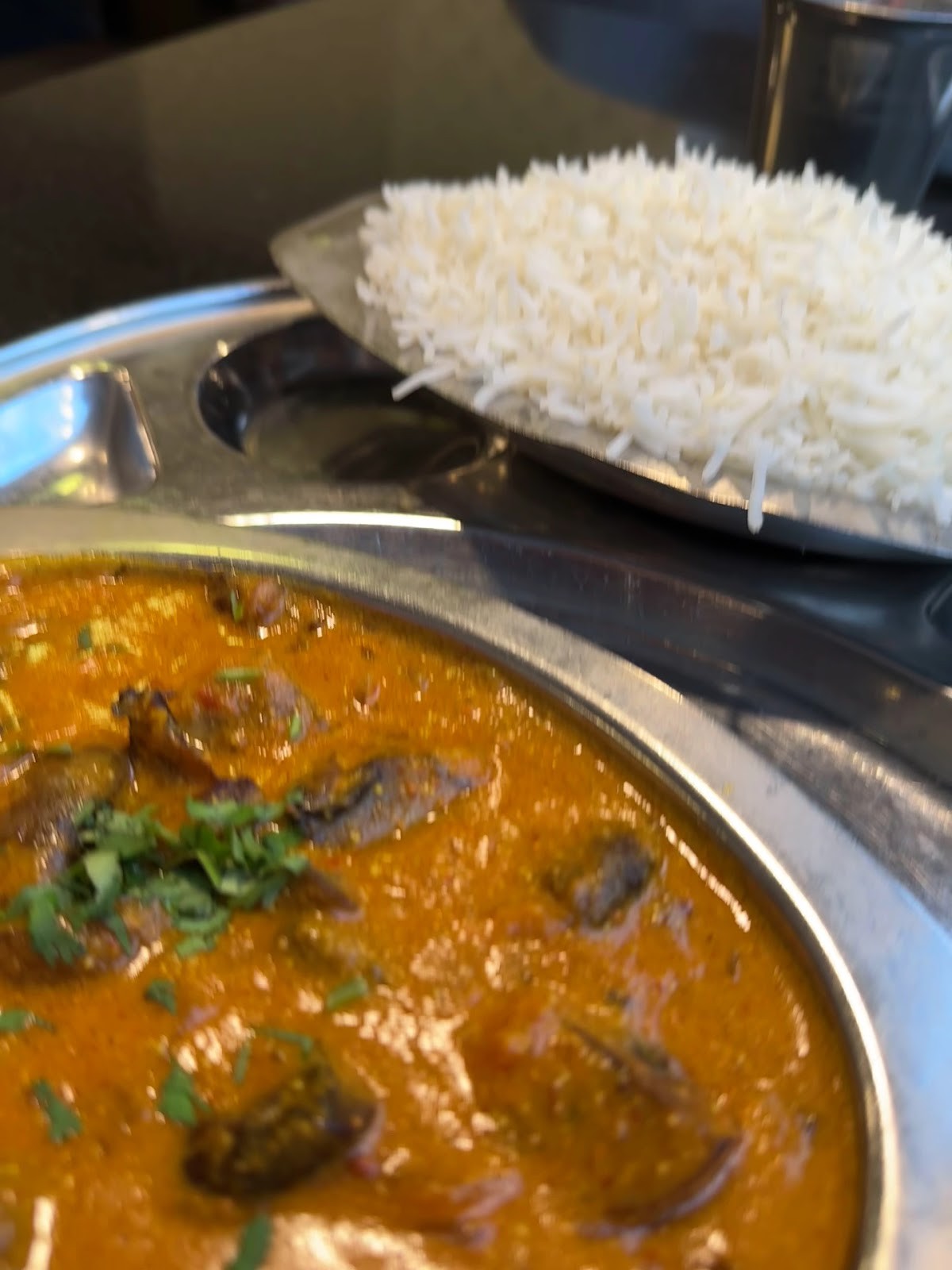 Arya Bhavan: food & drinks