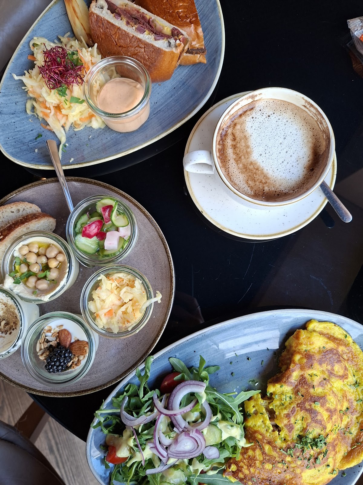 Life Deli: food & drinks