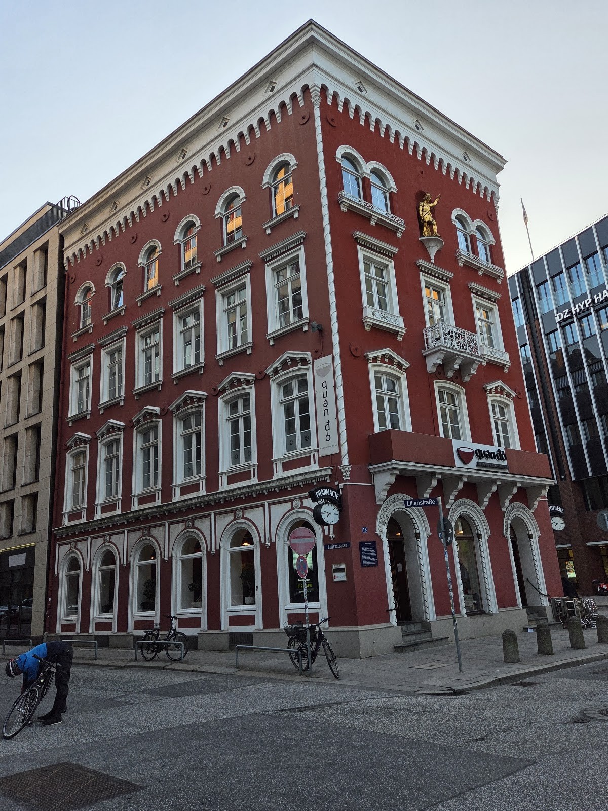 Quan Do Hauptbahnhof: the place