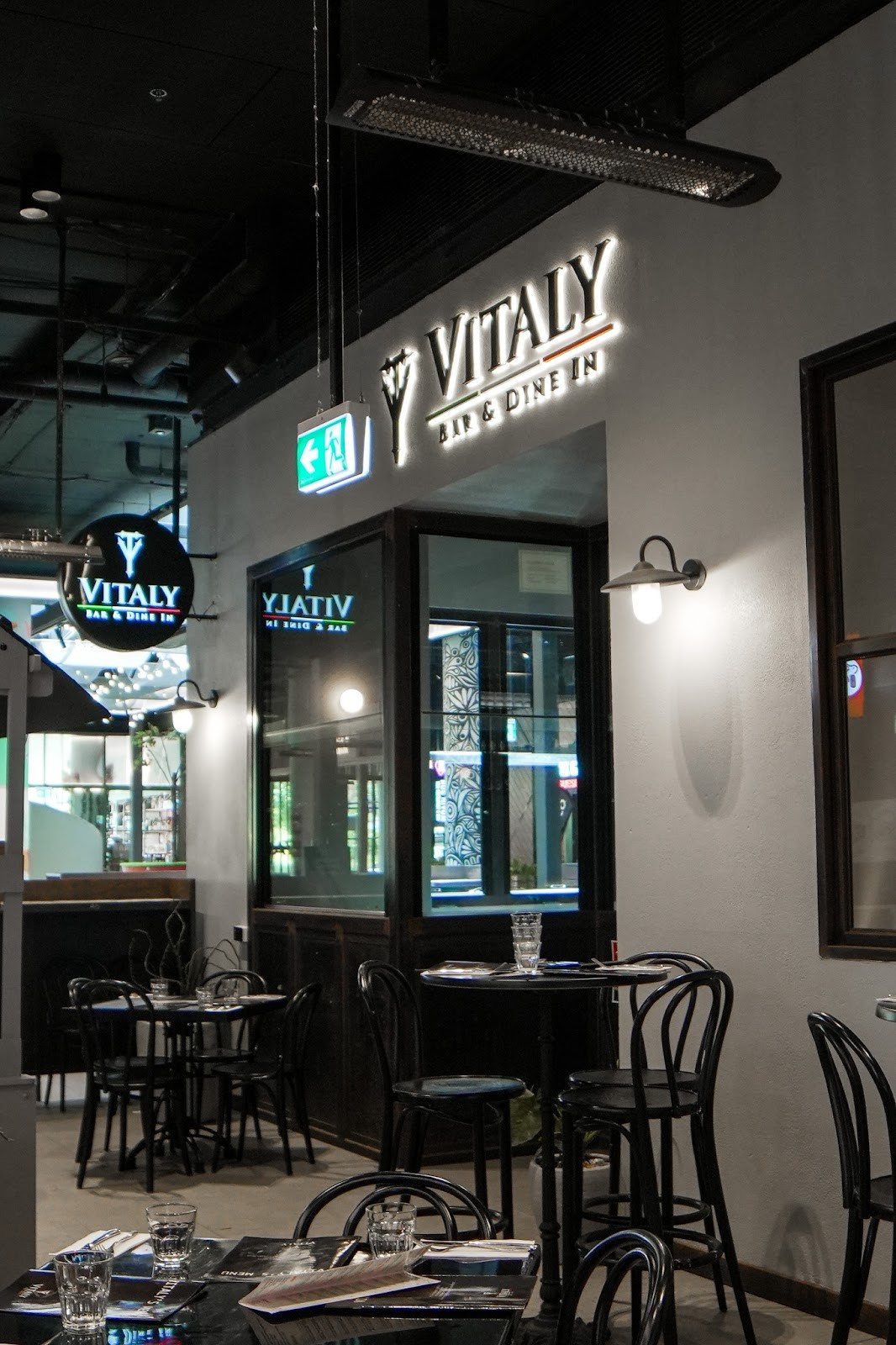 Vitaly Italian & Woodfire Pizza: the place