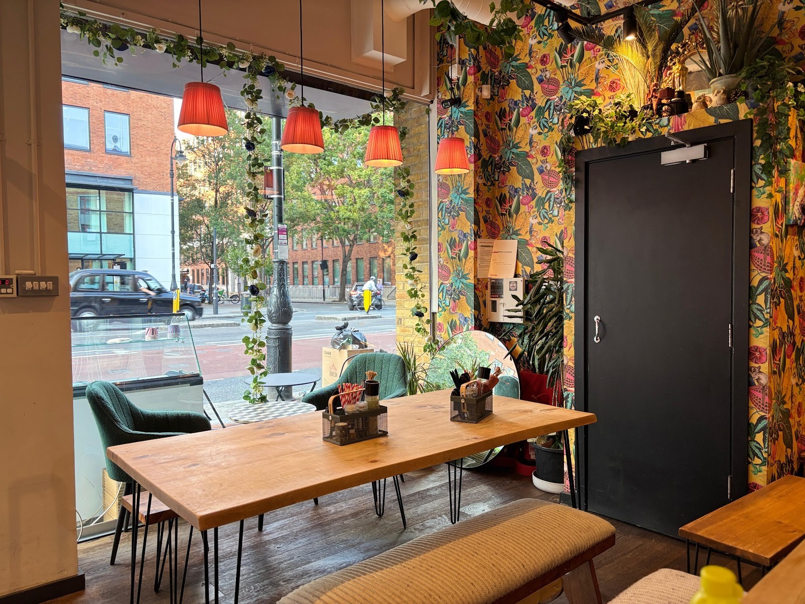 Govinda's Holborn: the place