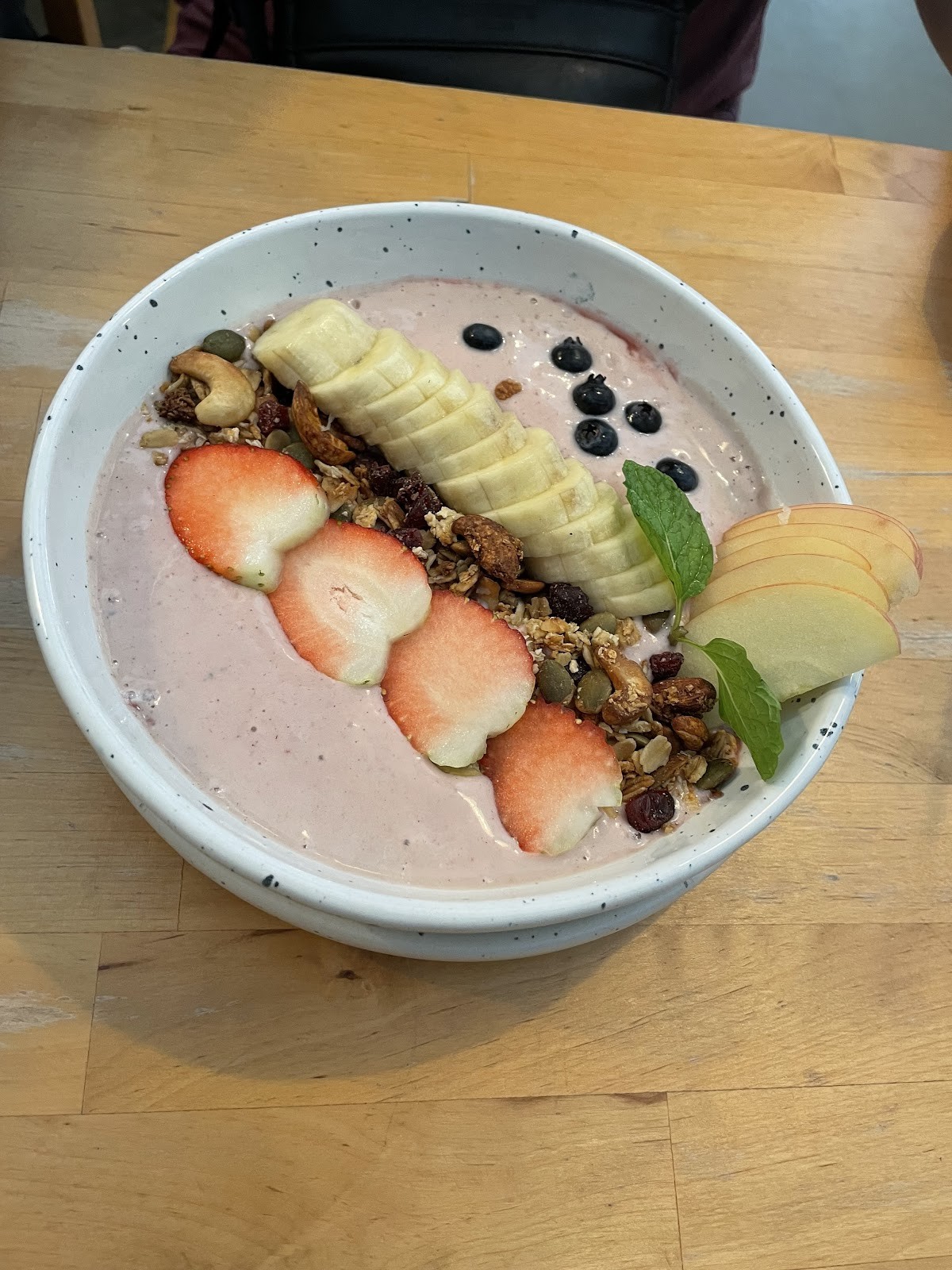 Theera Healthy Bake Room: food & drinks