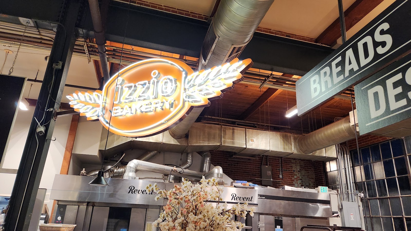 Izzio Bakery Central Market: the place