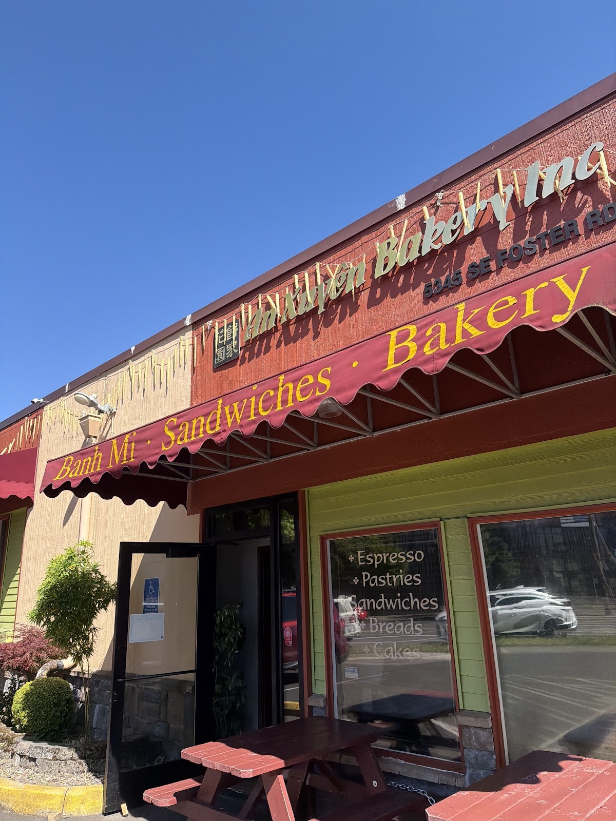 An Xuyên Bakery: the place