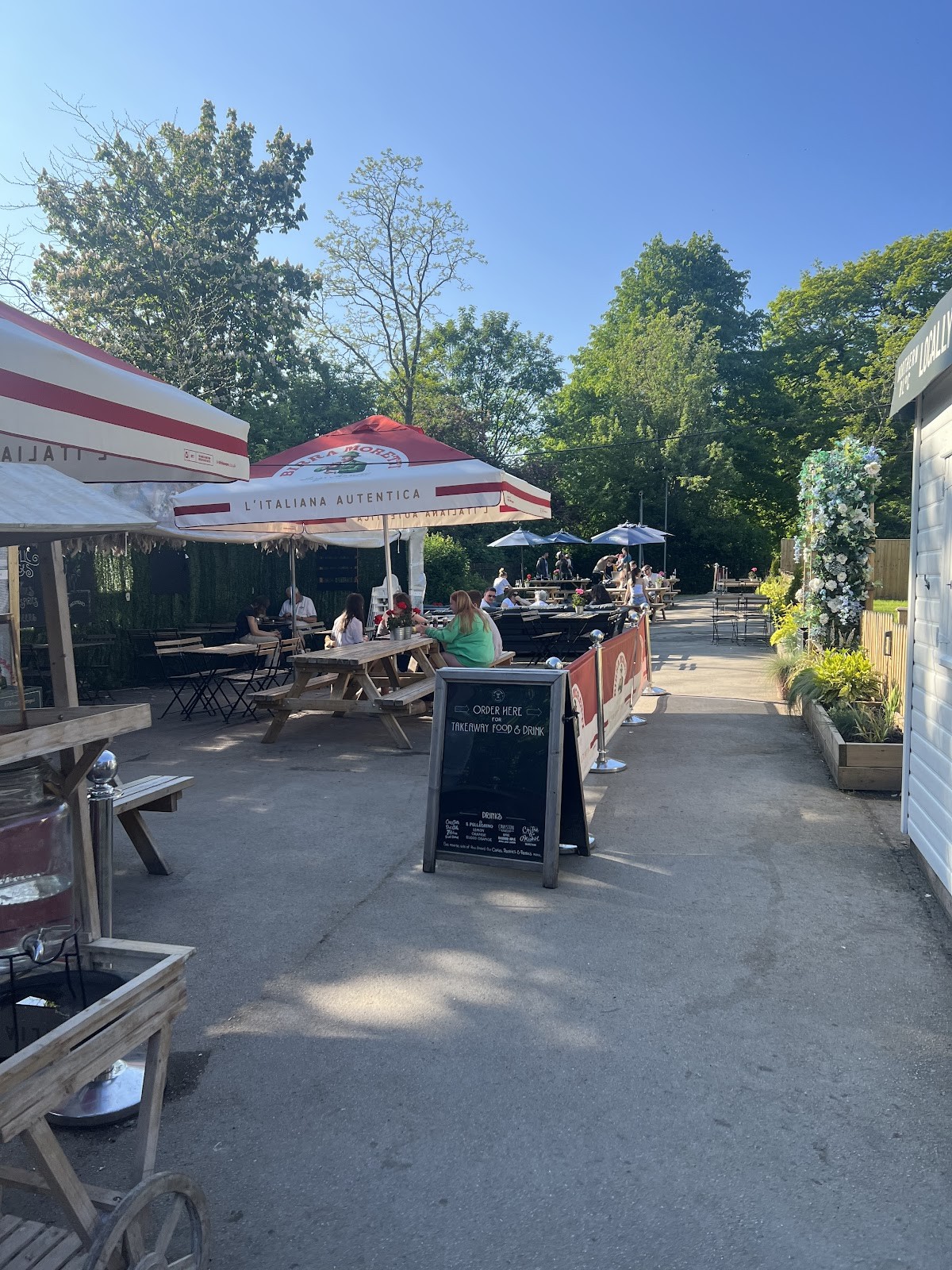 Three Cottages Cafe: the place