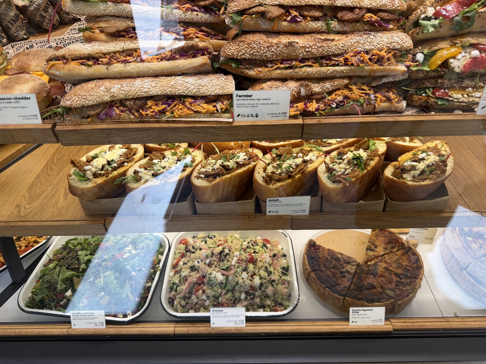 Land&Monkeys Grands Boulevards: food & drinks