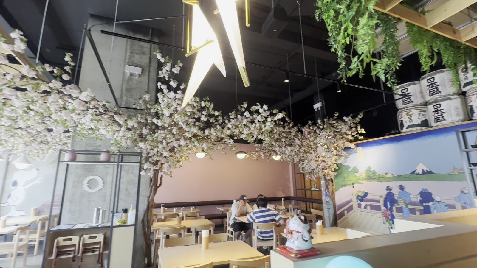 Tsukuyomi Ramen - Bois Franc: the place