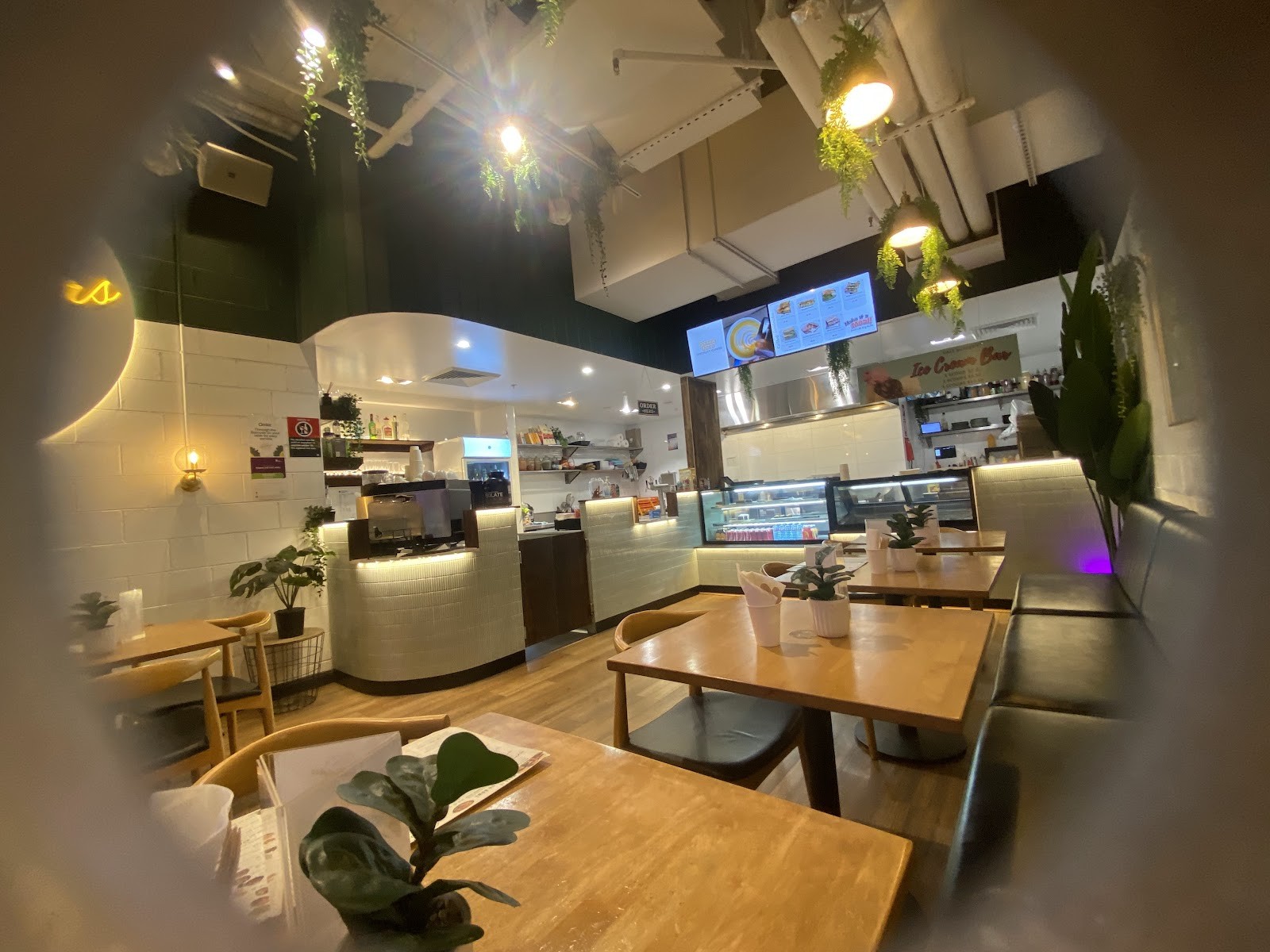 Hale Burgers: the place