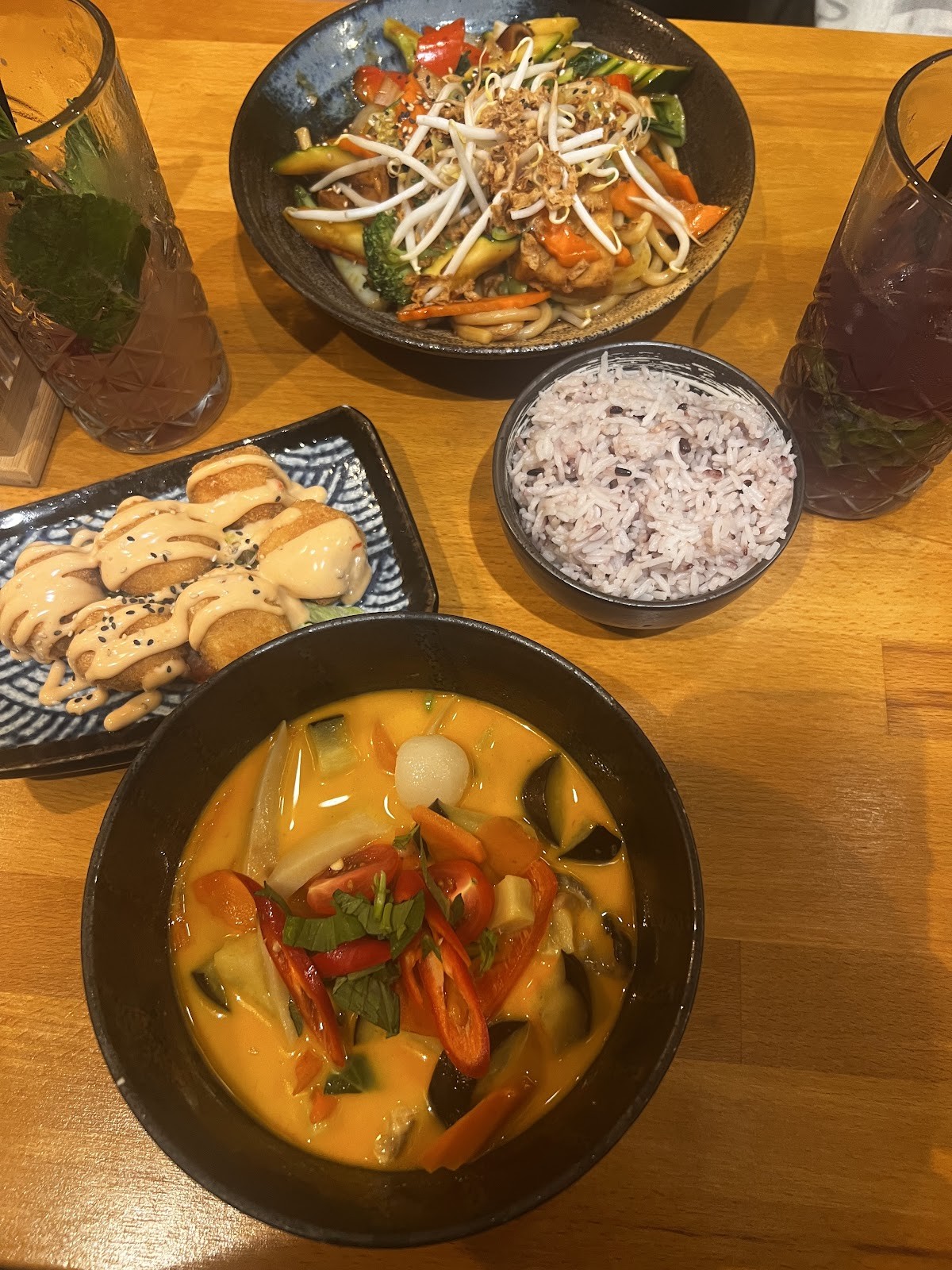 Chay Veganrestaurant: food & drinks