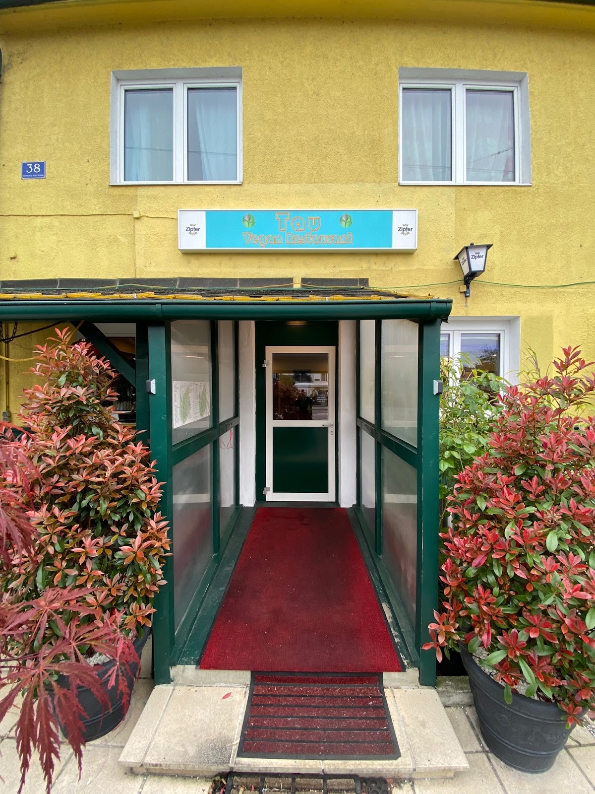 Tau Vegan Restaurant: the place