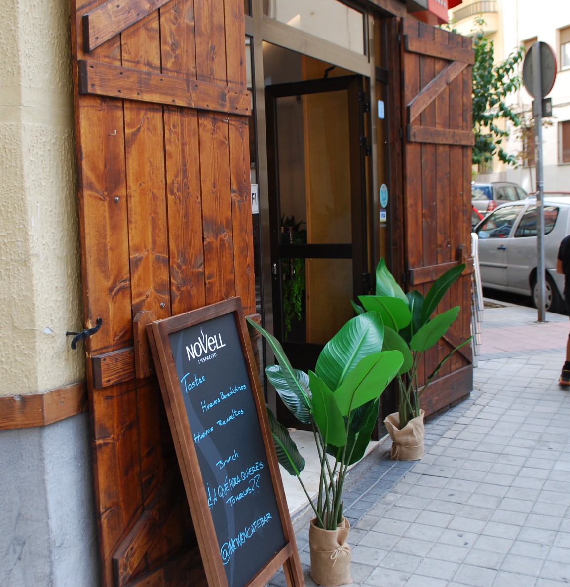 Newen Café & Bar: the place