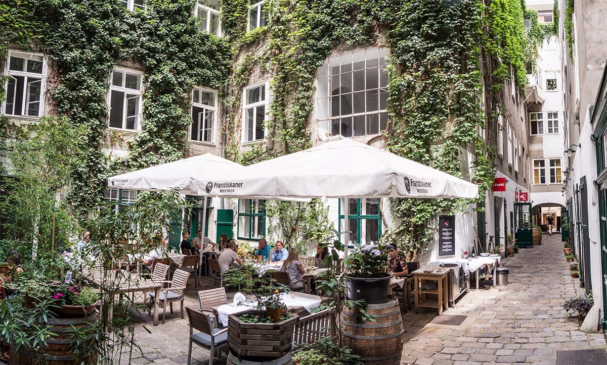 ef16 Restaurant Weinbar: the place