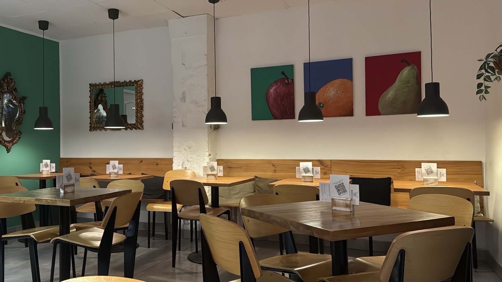 Café Madrigal: the place
