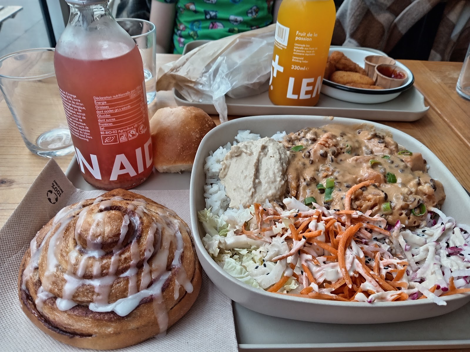 Season Square: food & drinks