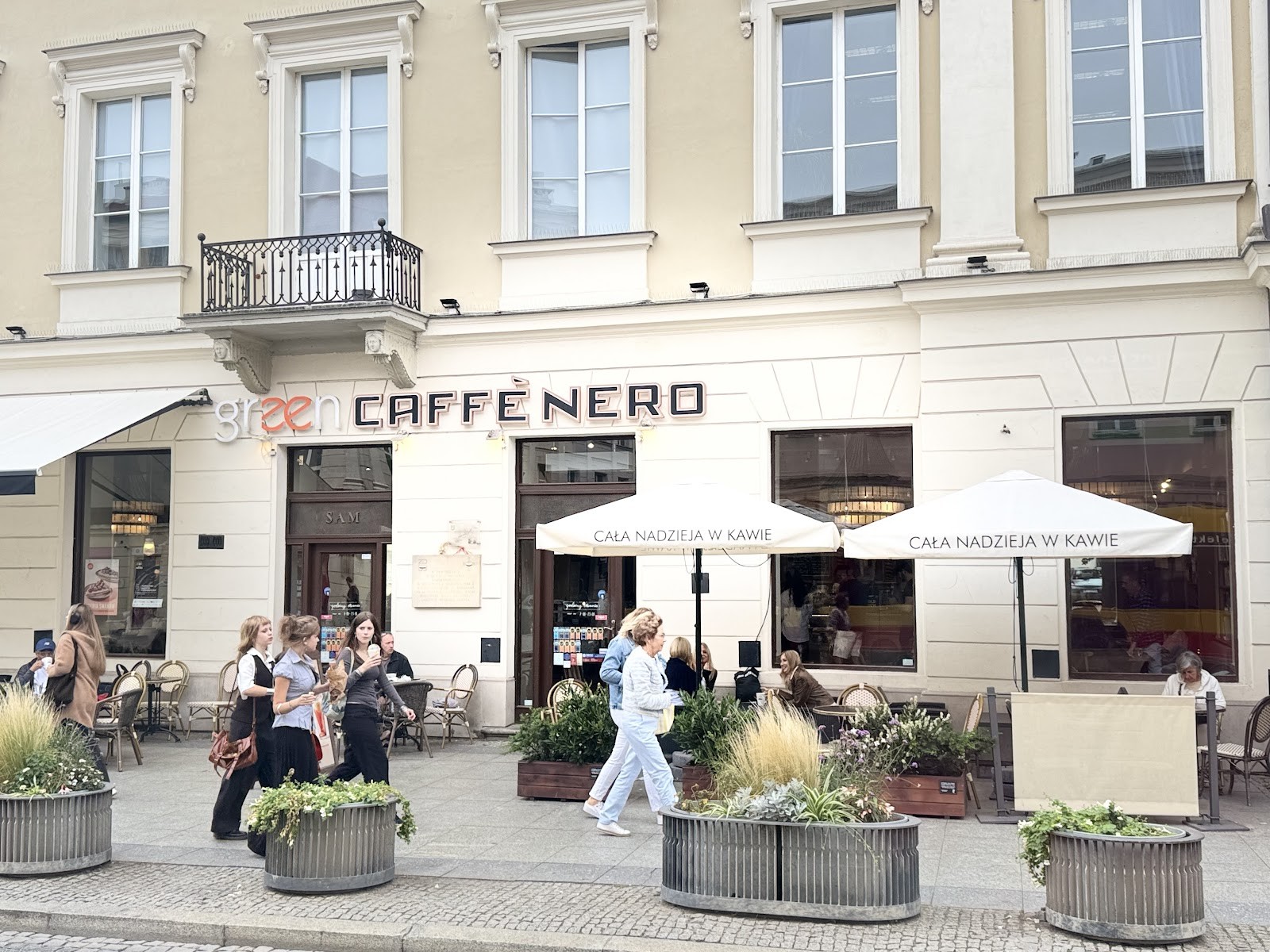 Green Caffe Nero: the place