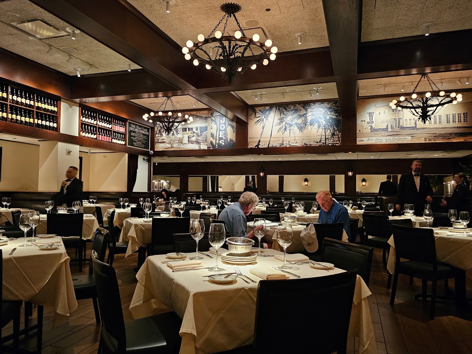 Joe's Seafood, Prime Steak & Stone Crab: the place