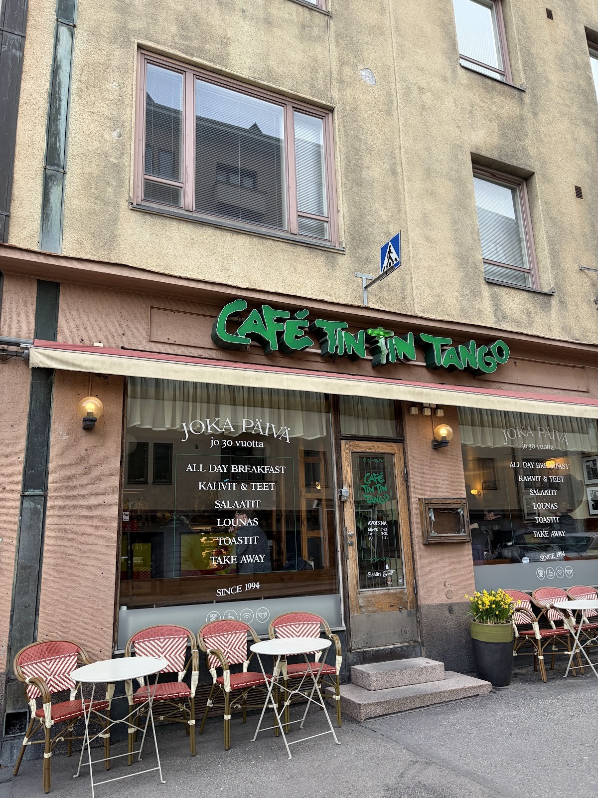 Café Tin Tin Tango: the place