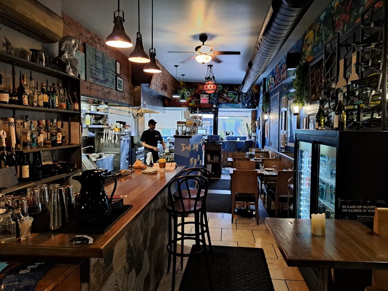 Off The Hook Fishbar: photo 4