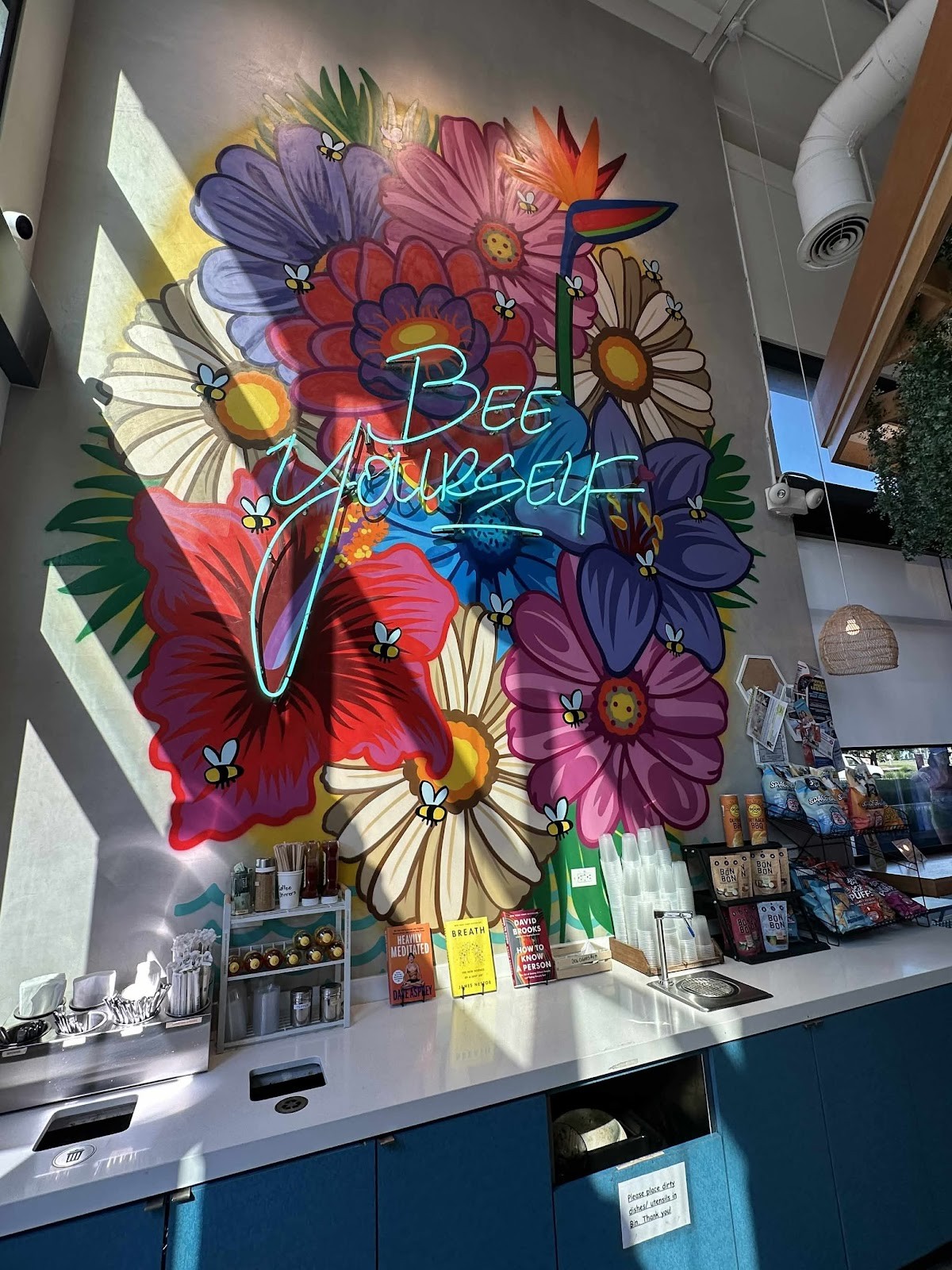 The Hive - Healthy Eats & Organic Cafe - MDR: the place