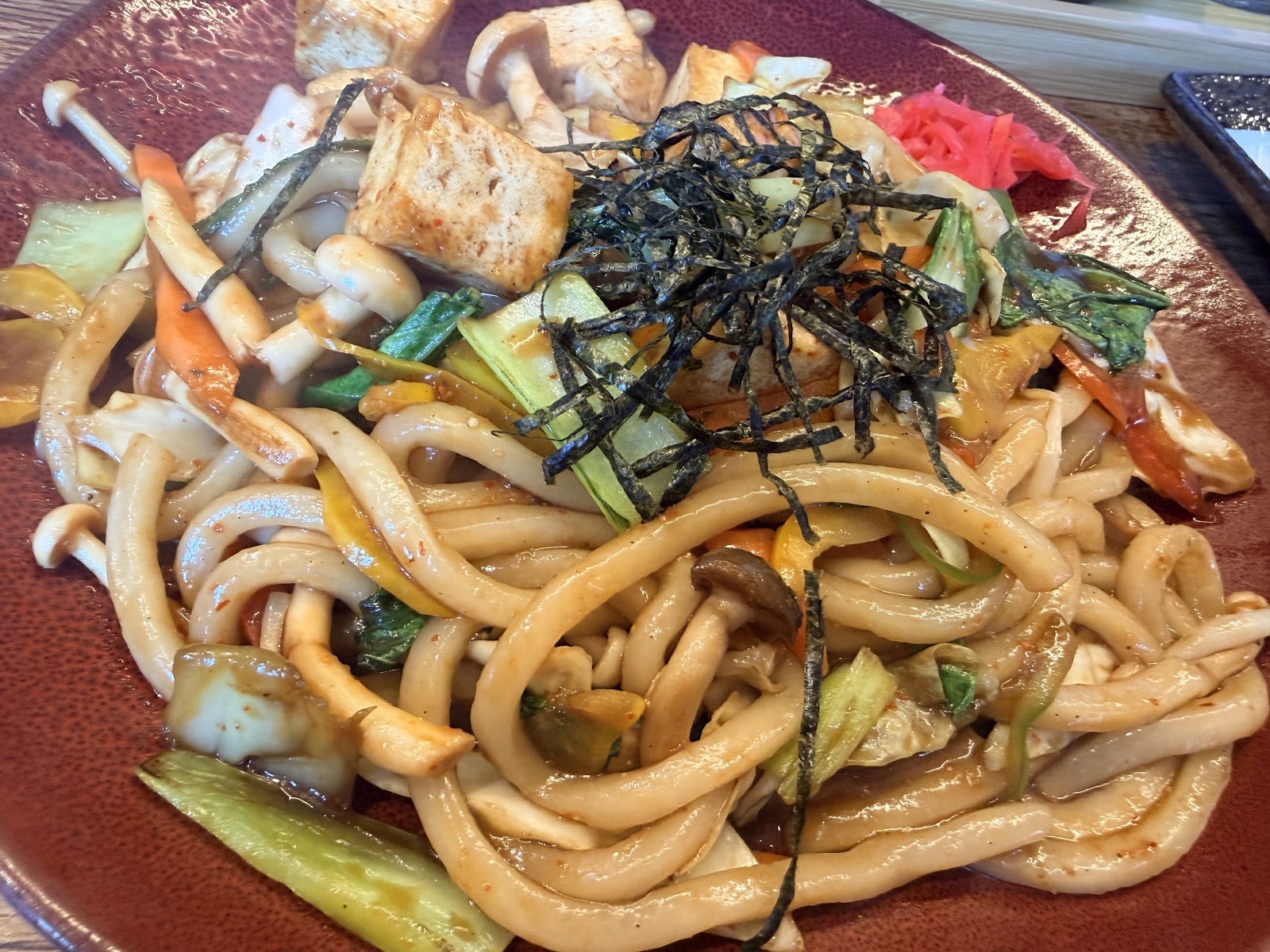 WAKI WAKI Vegetarian & Vegan Sushi: food & drinks