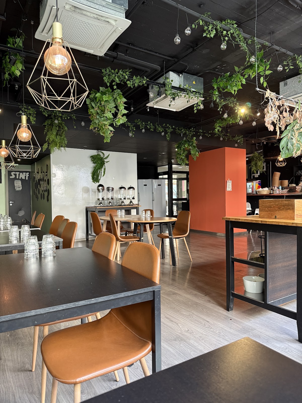 Eat Poke HKI: the place