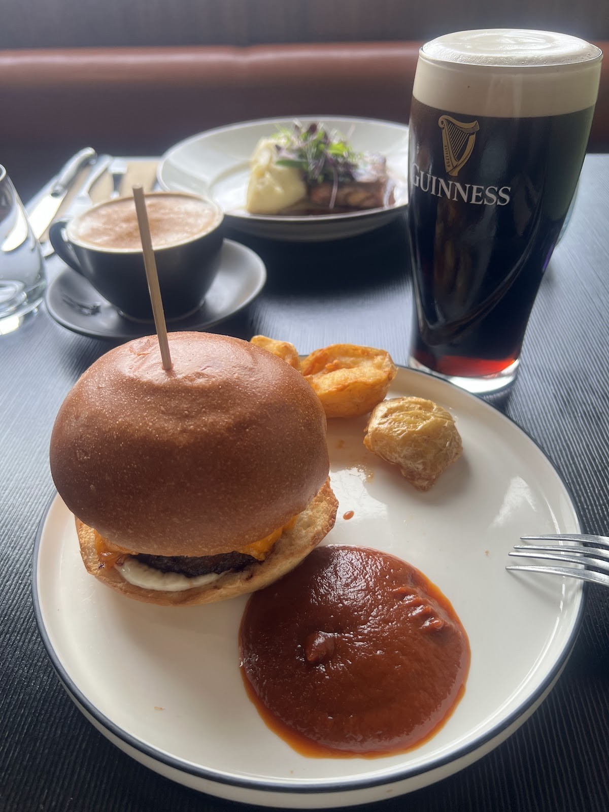 Green Man's Arms: food & drinks