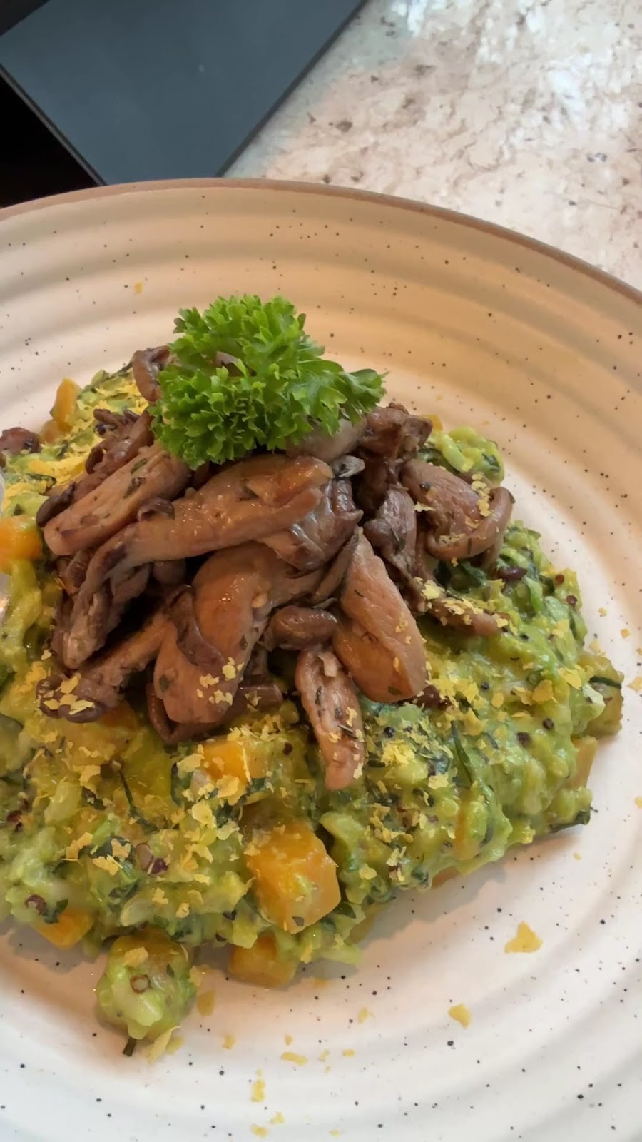 Living Table Bangkok: food & drinks
