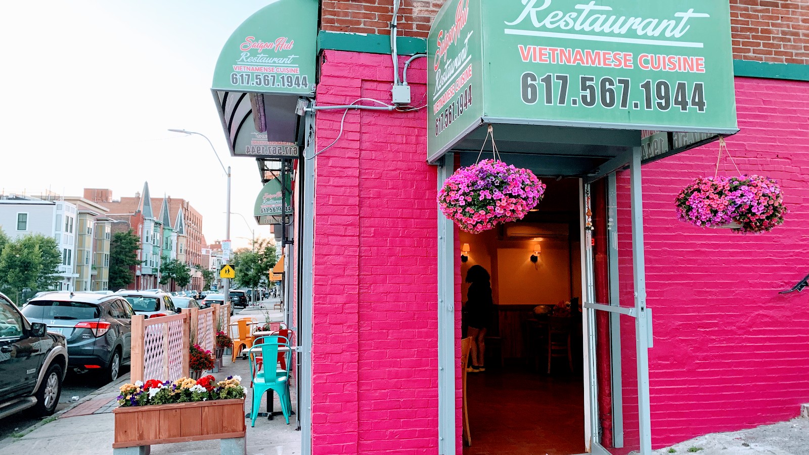 Saigon Hut: the place