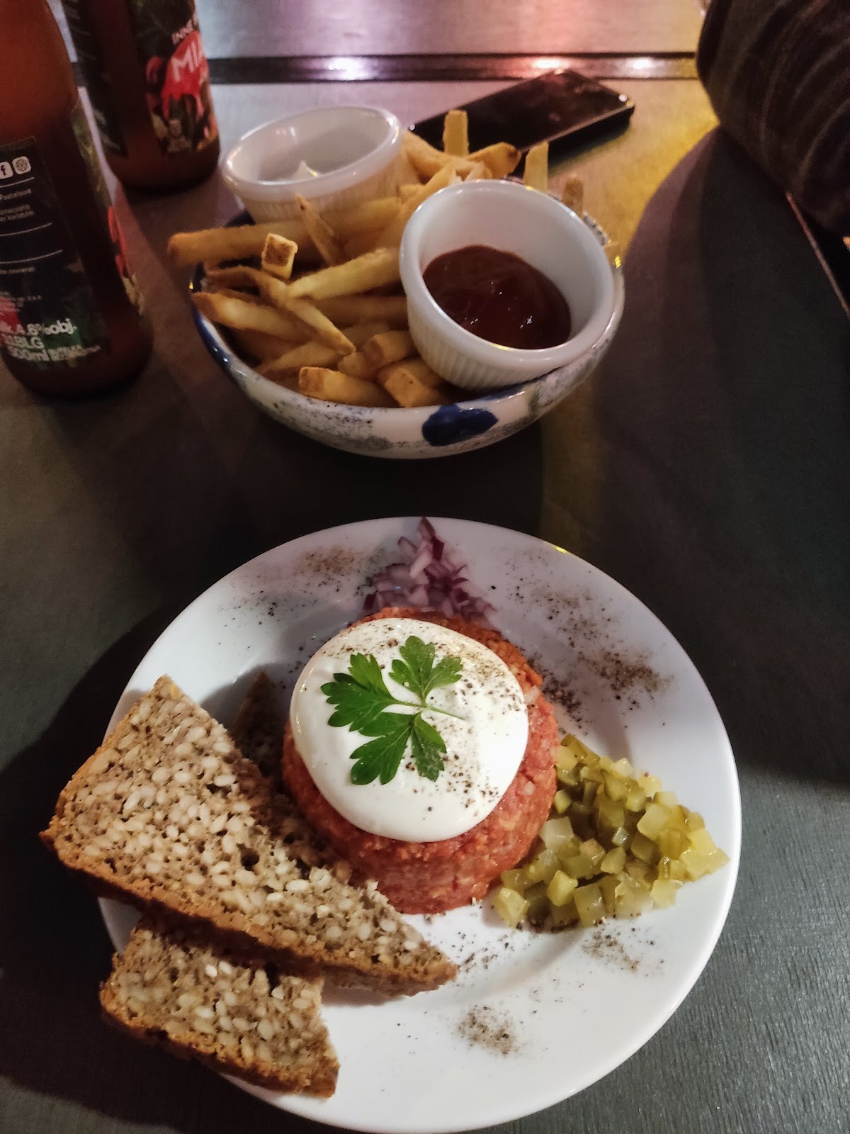 Lokal Vegan Bistro: food & drinks