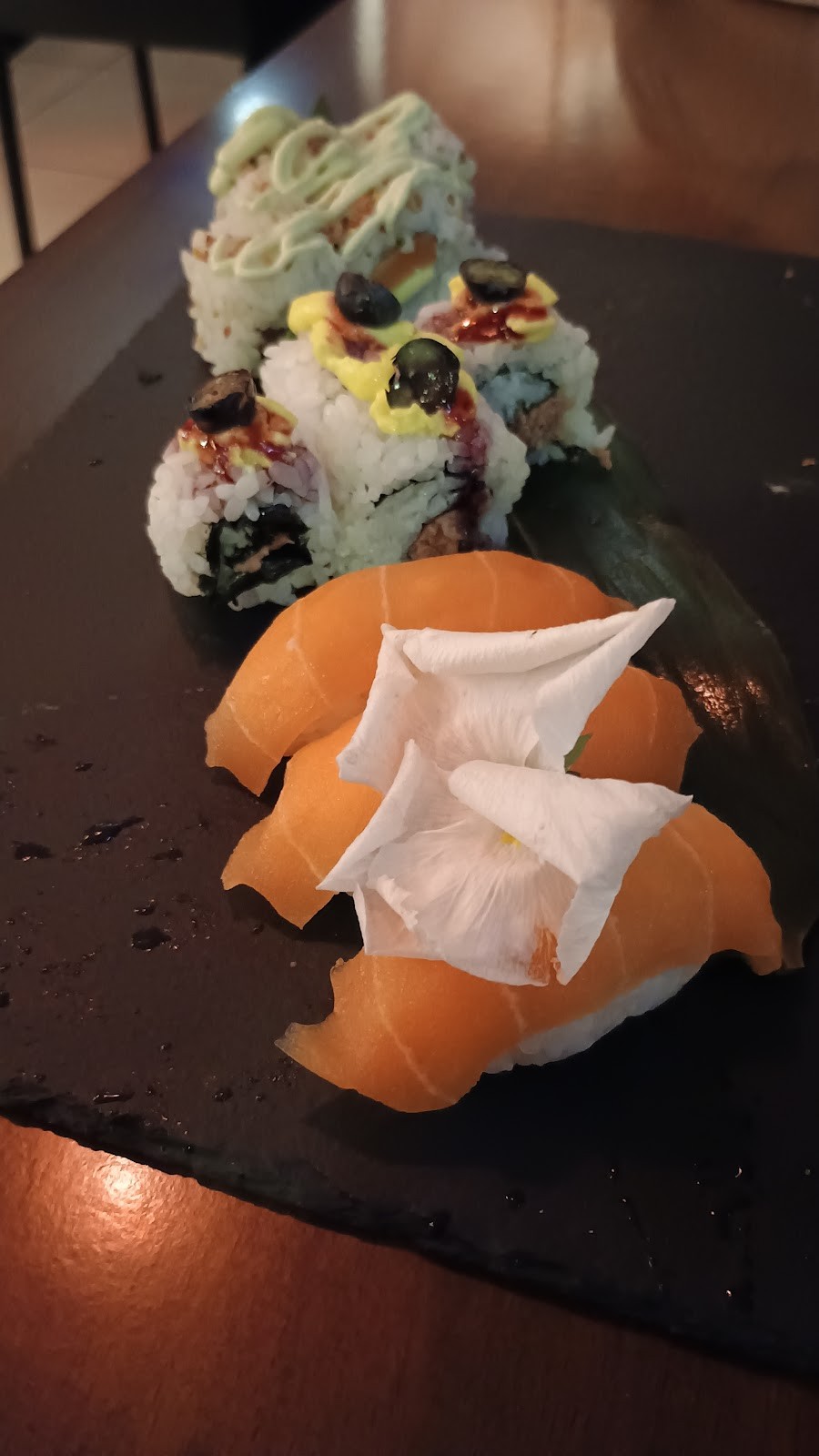 Colors vegan sushi: food & drinks