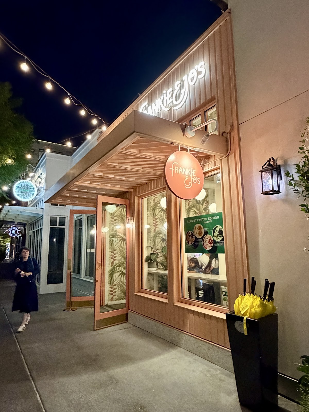Frankie & Jo's University Village: the place