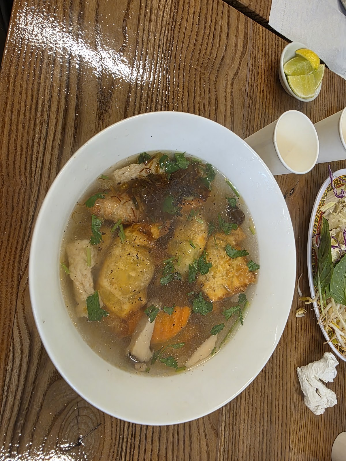 Thiền Tâm Vegetarian Restaurant: food & drinks
