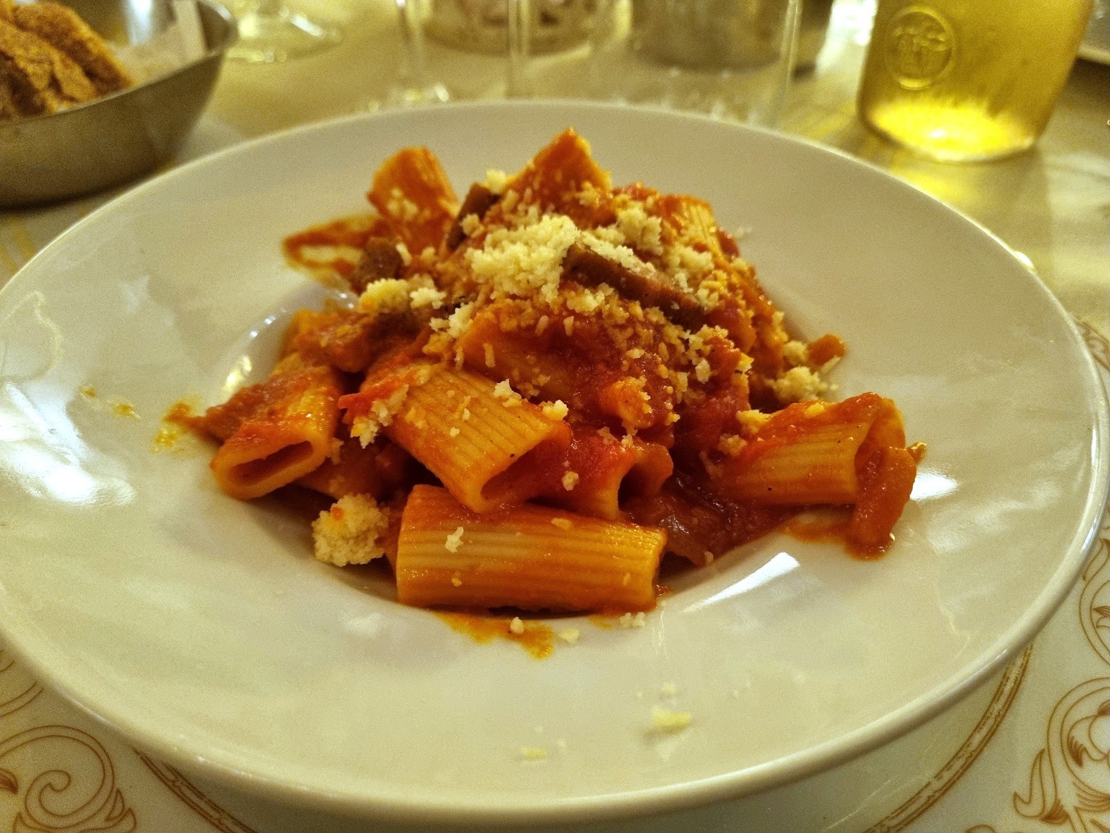 Le Bistrot: food & drinks