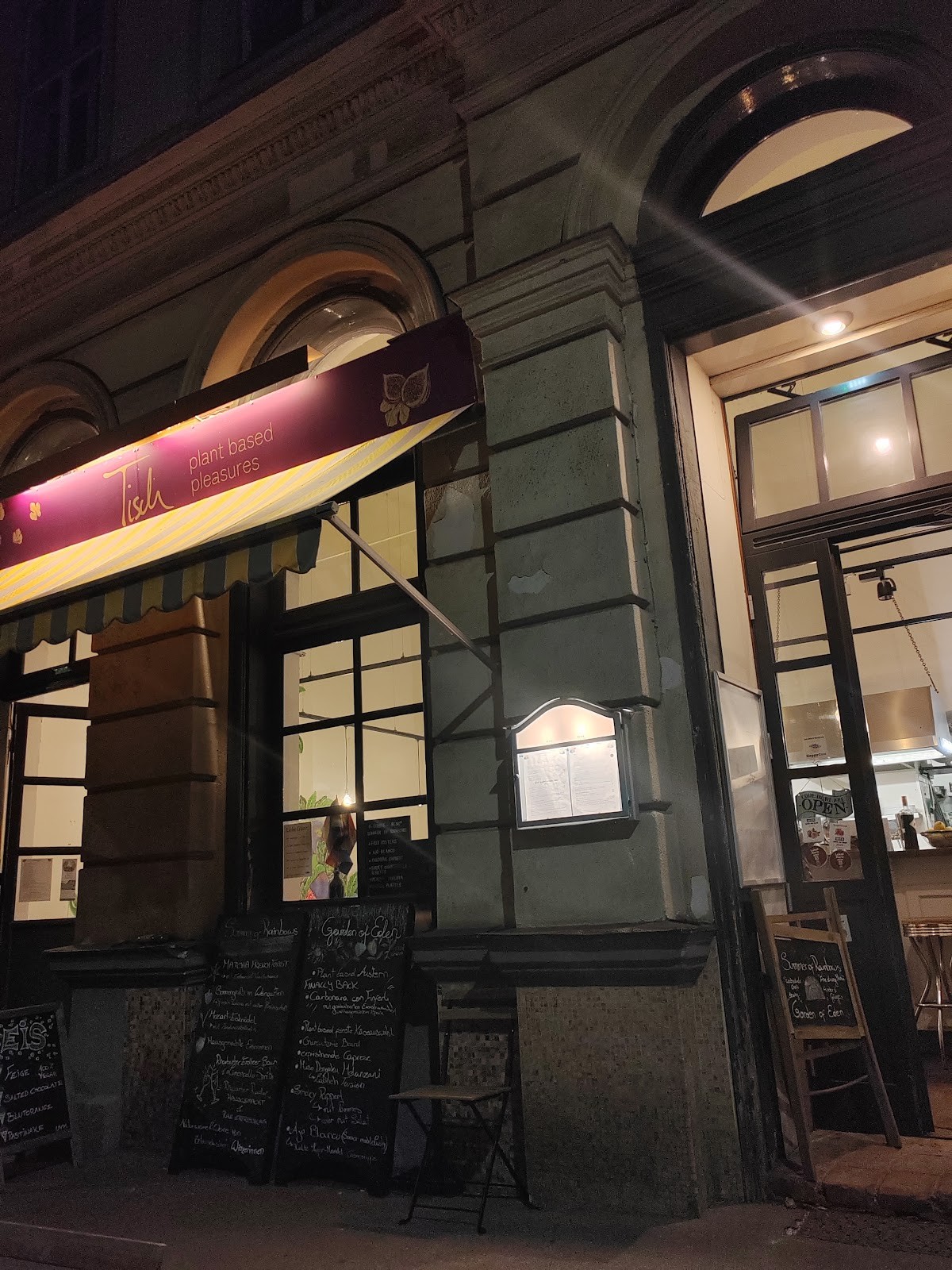 Tisch: the place