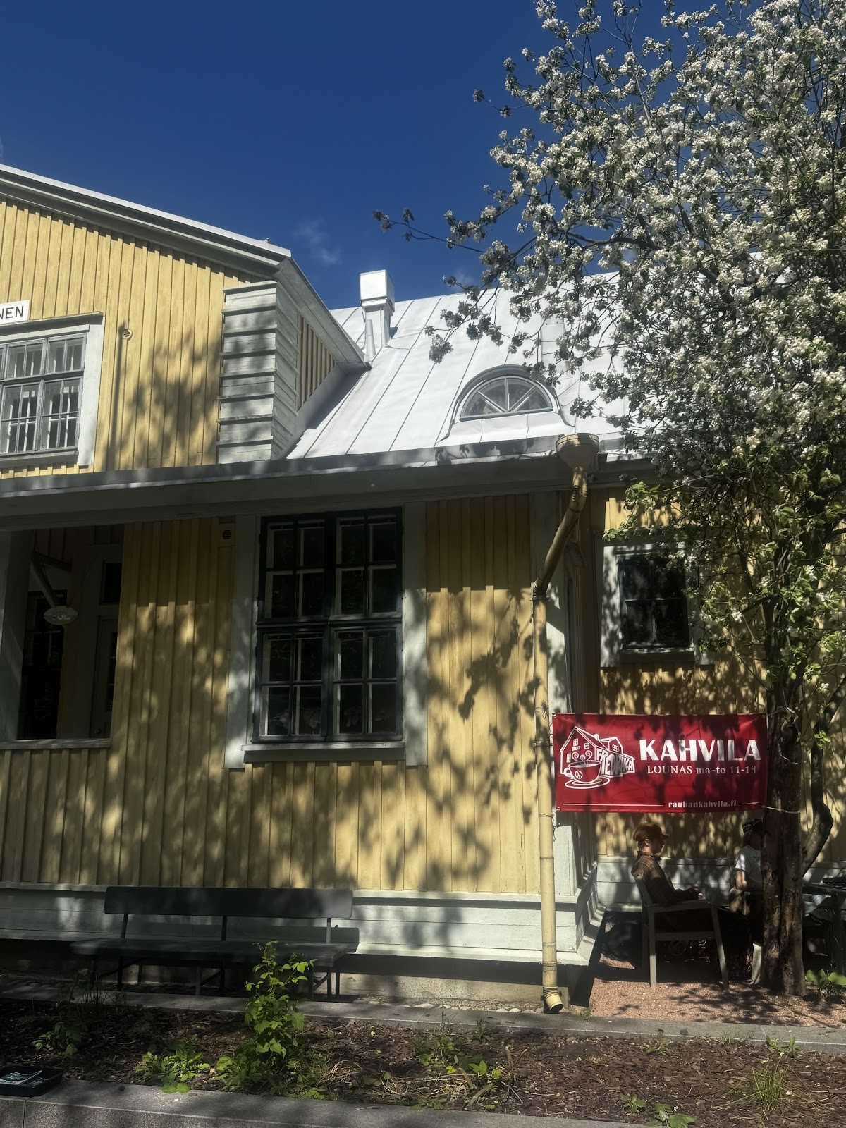 Rauhankahvila Fredrika: the place