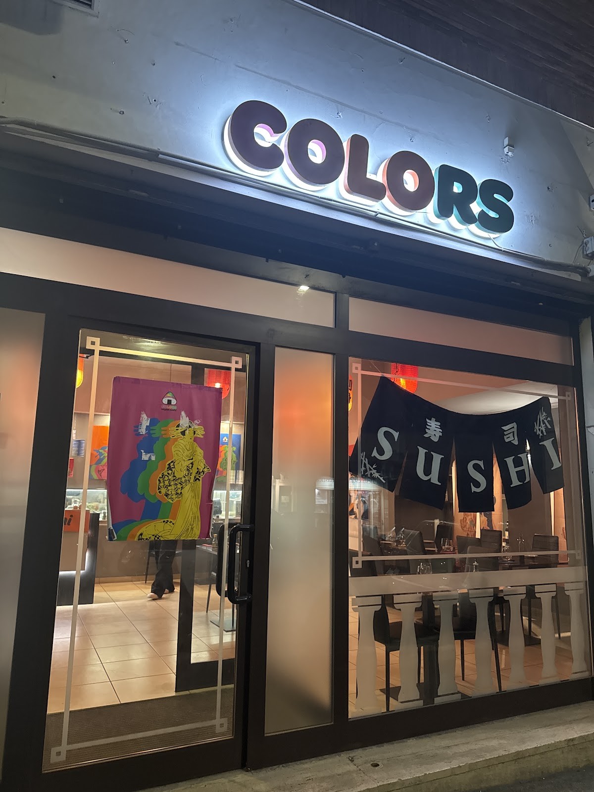 Colors vegan sushi: the place