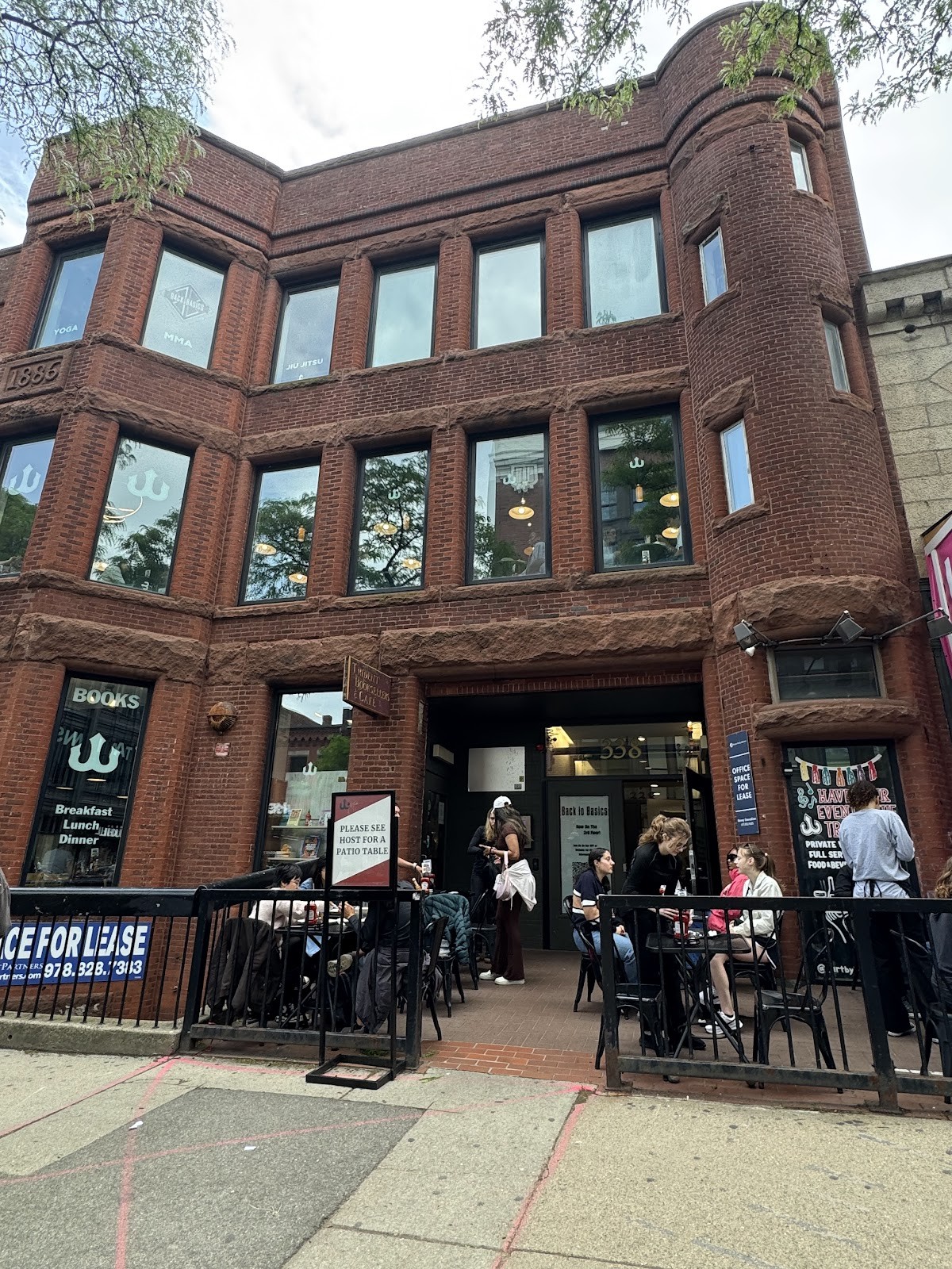 Trident Booksellers & Cafe: the place