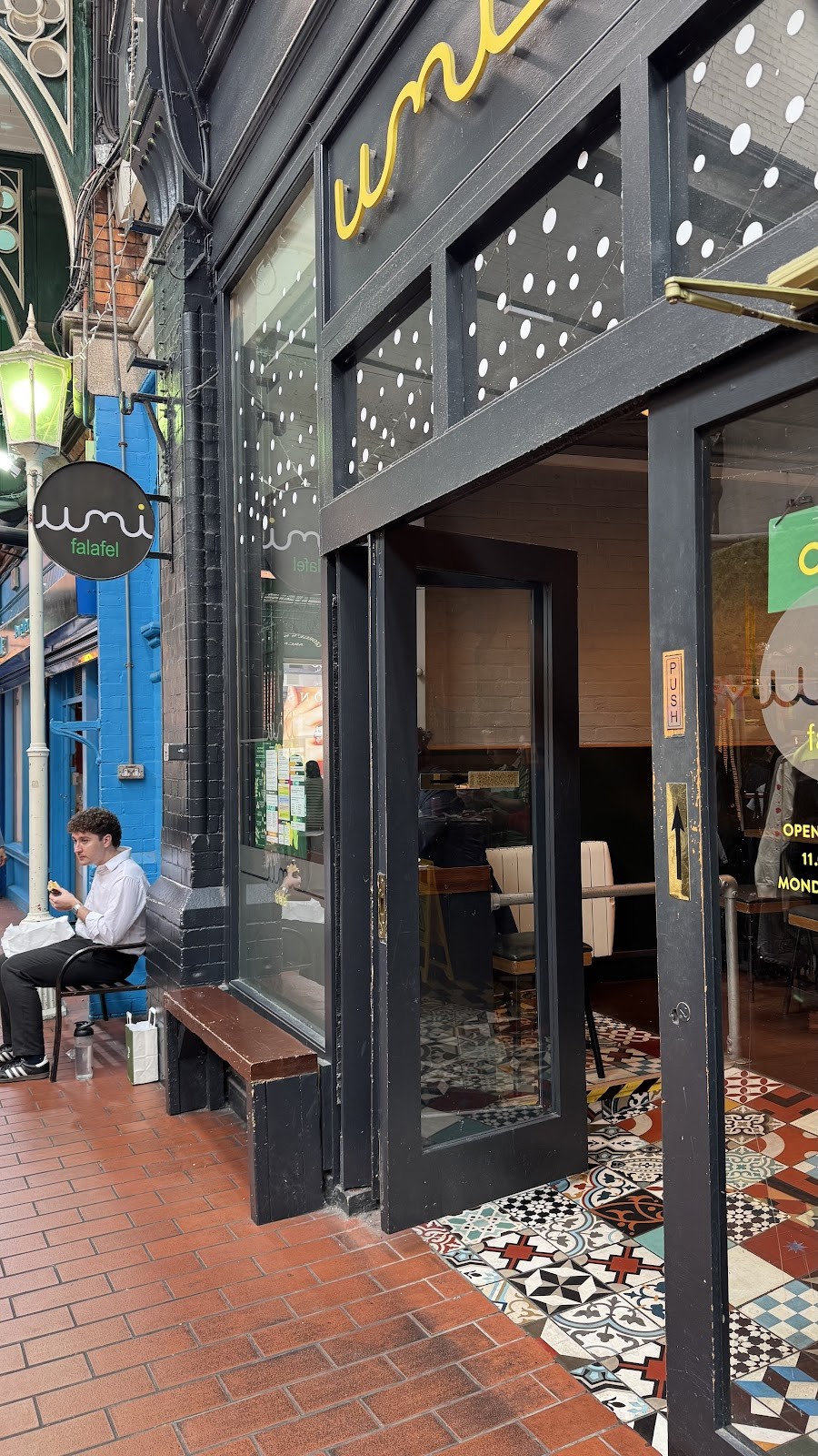 Umi Falafel - George's Street Arcade - Dublin 2: the place