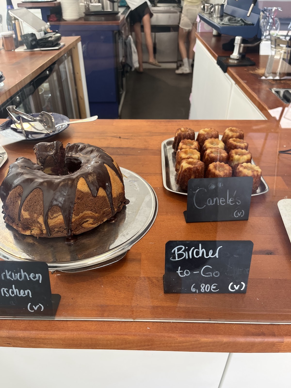 butter, Café: the place