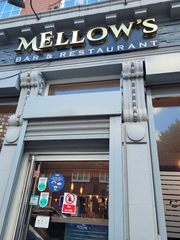Mellow's Bar & Restaurant: photo