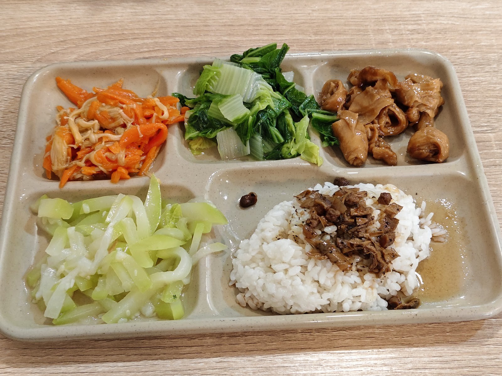 Yí Hēng Zhāi 宜亨齋: food & drinks